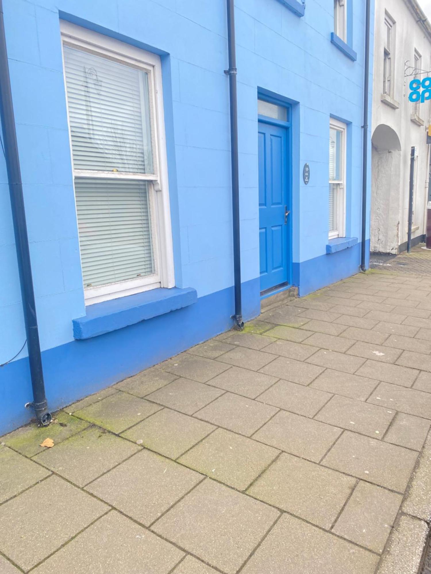 The Blue House Apartments ブッシュミルズ エクステリア 写真